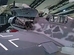 Seitenansicht auf Kanzel und Motor