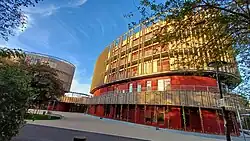 Vorderansicht des Neubaus