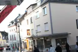 Seitliche Ansicht des Eckgebäudes Wilhelmstraße 34 und der folgenden Häuser