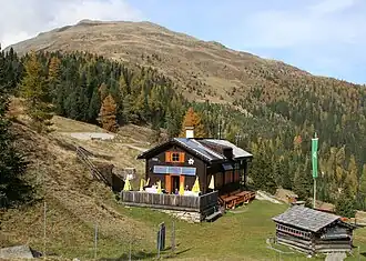 Winklerner Hütte, im Hintergrund der Strasskopf