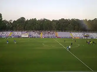 Blick auf das Spielfeld im Mai 2013