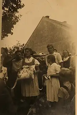 "Poster mit Schlüsse" Weinhauerumzug in Mistelbach (August 1949)