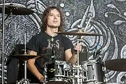 Tour-Schlagzeuger Trevor Deschryver