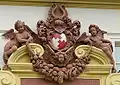 Wappen über einem Portal in Würzburg
