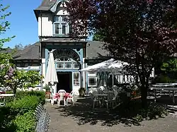 Der Bahnhof Zoologischer Garten, nun ein gastronomischer Betrieb und S-Bahnhof