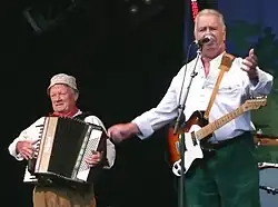The Wurzels bei einem Auftritt am Wychwood Festival 2011.
