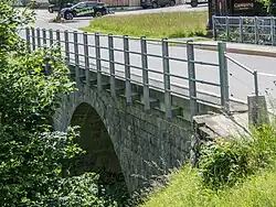 Schützenswerte Steinbogenbrücke von 1938 an der Sustenstrasse bei Wyler