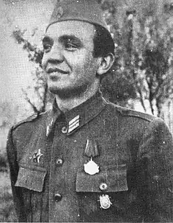 Politkommissar Milan Basta (links) und der Kommandeur Ivan Kovačič „Efenka“ führten als Vertreter der Jugoslawischen Volksarmee die Kapitulationsverhandlungen.