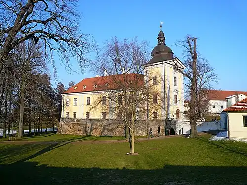 Schloss Ctěnice bei Prag