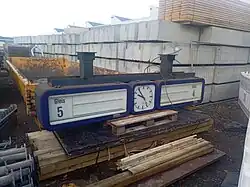 Abgebauter Anzeiger von Gleis 4/5 (2022)