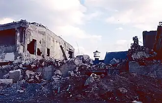 Abbruchhalde mit Wasserturm