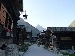 Im Dorfzentrum von Zinal