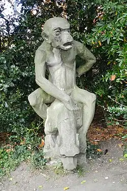 Affe aus Sandstein im Düsseldorfer Zoopark