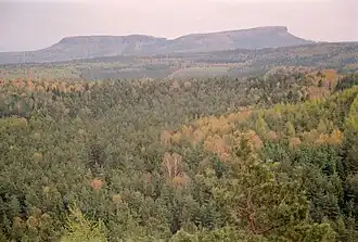 Zschirnsteine: Kleiner (links) und Großer Zschirnstein (rechts)