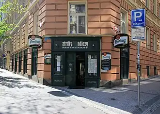 Prag 2, Vinohrady, Königliche Weinberge; typische Eckkneipe, 2016