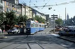 Linie 4 bei der Einfahrt ins Central