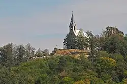 Gipfel der Boží hora mit der Kirche