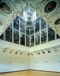 Kaisersaal mit Kaiserporträts im Schloss Schwarzburg