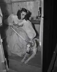 Maria Becker in der Freilichtaufführung von Doña Diana im Rieterpark Zürich, Foto: Ders.