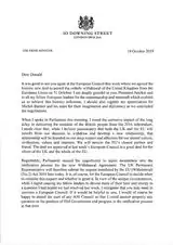 Briefe des britischen Premierministers Johnson vom 19. Oktober 2019 an den Europäischen Rat. Der erste Brief – ohne Briefkopf von Downing Street No. 10 und ohne Unterschrift – beantragt den Aufschub des EU-Austritts zum 31. Januar 2020 gemäß Art. 50 EUV. Der zweite Brief – mit Briefkopf und Unterschrift – bittet um Ablehnung des Antrags.